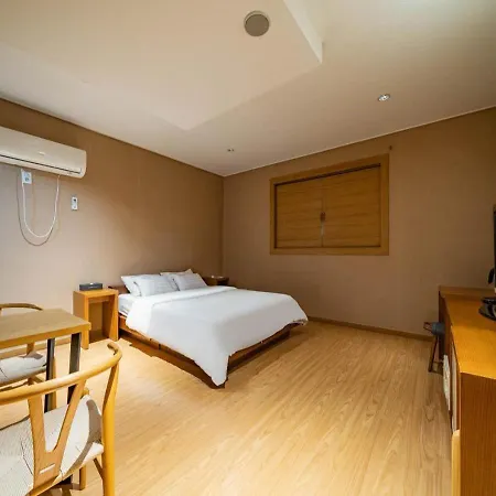 Hotel Nabeeya 2*