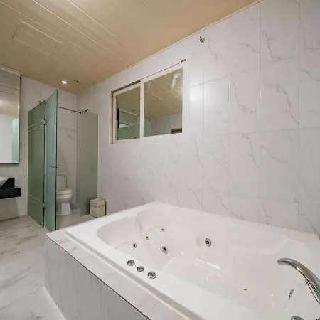 Hotel Nabeeya 2*