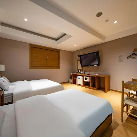 Hotel Nabeeya 2*